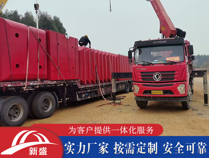 航道中防船撞設(shè)施 橋墩防護(hù) 固定式鋼覆復(fù)合材料防撞設(shè)施 
